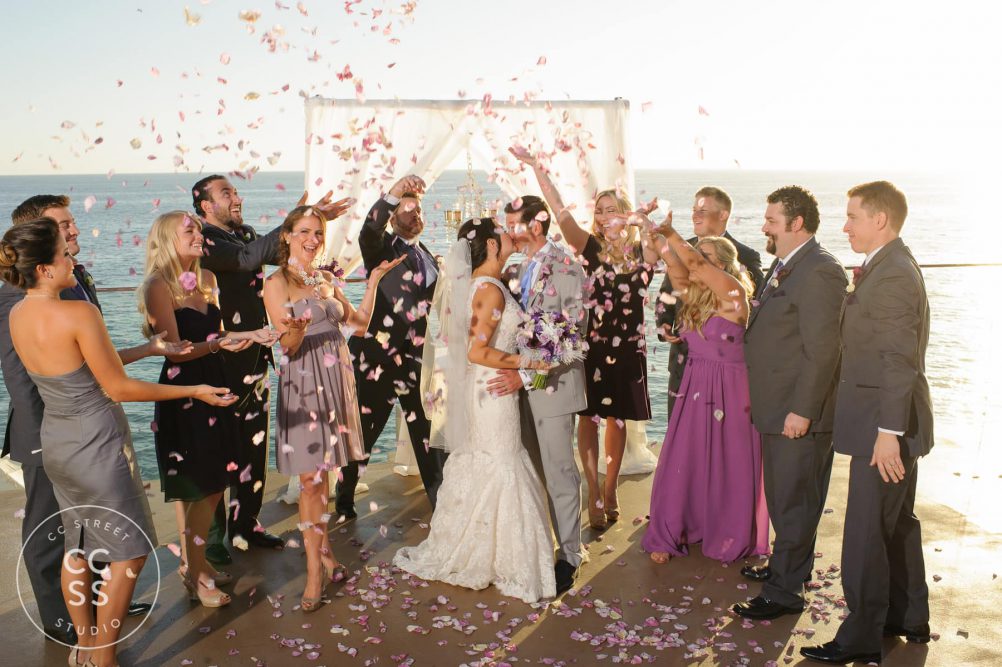 creative wedding party photos