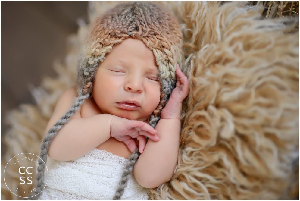 newborn-with-beanie